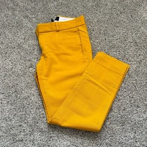 Very cute Banana Republic Sloan fit ankle pants, size 00 petite